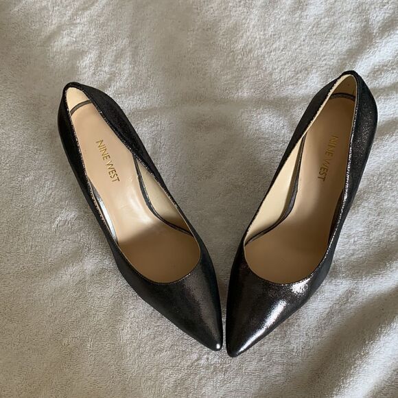 Nine West gray metallic 3 1/2” heels Pointy toe Size 9 W - Picture 3 of 7